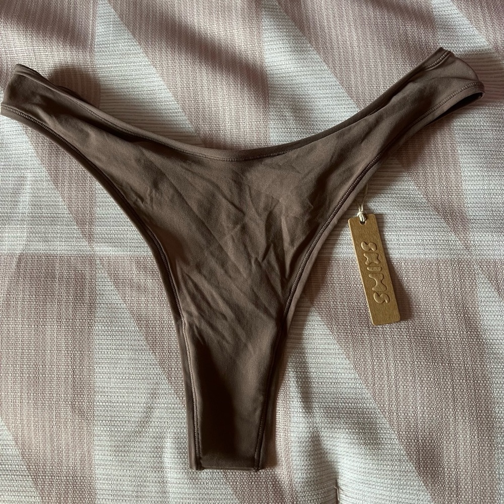 NWT, SKIMS thong